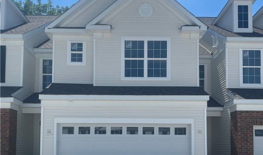 960-2 Memory Ln, Aurora, OH 44202 - 3 Beds, 3 Bath