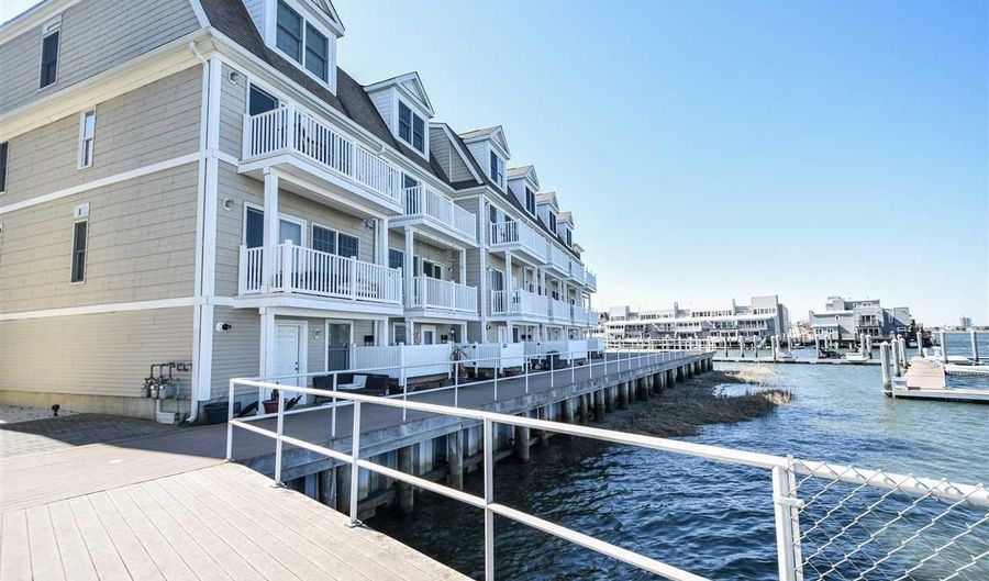 67 Chelsea Ct, Atlantic City, NJ 08401 - 3 Beds, 3 Bath