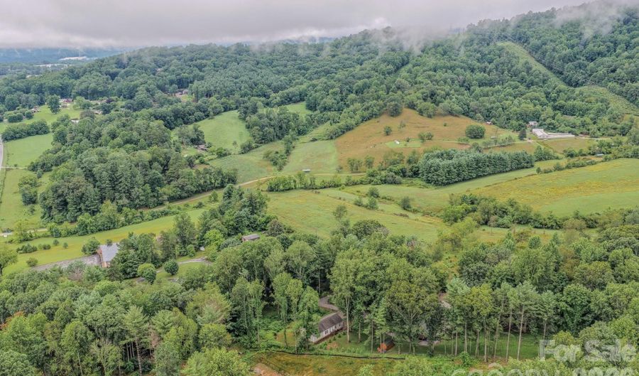 17 Berry Hill Rd, Asheville, NC 28806 - 3 Beds, 2 Bath