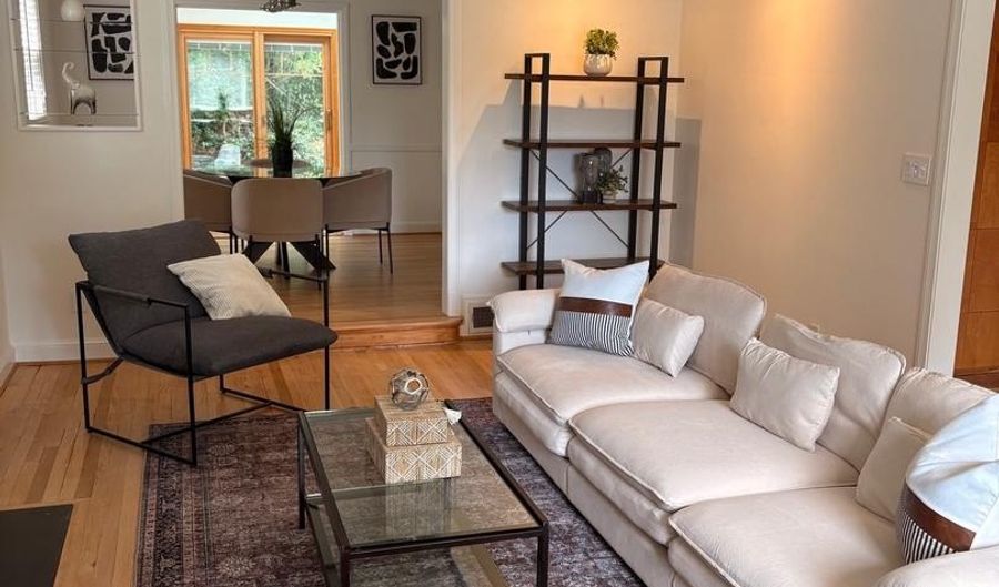 5015 CATHEDRAL Ave NW, Washington, DC 20016 - 5 Beds, 3 Bath