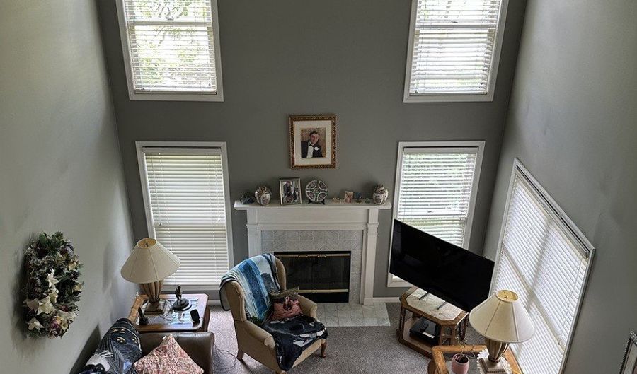1850 White Oak Dr, Algonquin, IL 60102 - 4 Beds, 3 Bath