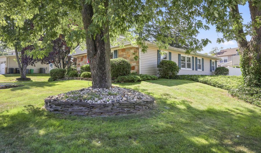 47 Fayette Ln, Aberdeen, NJ 07747 - 3 Beds, 2 Bath