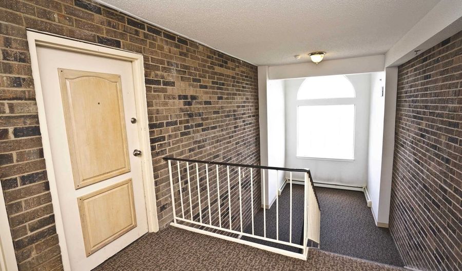 126 S La Londe Ave, Addison, IL 60101 - 1 Beds, 1 Bath