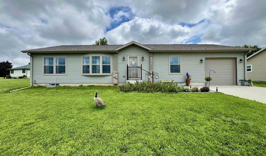901 Ridge Rd, Anita, IA 50020 - 2 Beds, 2 Bath