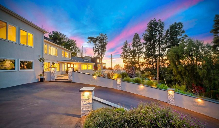 9945 Alto Dr, La Mesa, CA 91941 - 5 Beds, 5 Bath