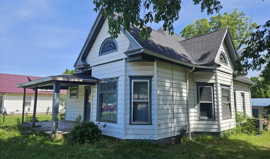 203 E Pennington Ave, Ava, MO 65608 - 3 Beds, 1 Bath