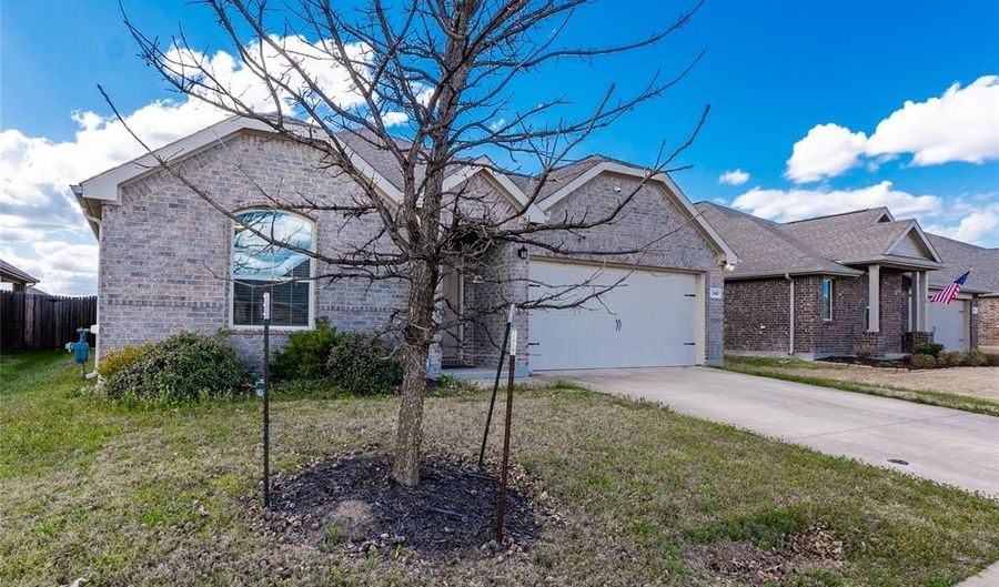 240 Copper Switch Dr, Anna, TX 75409 - 4 Beds, 2 Bath
