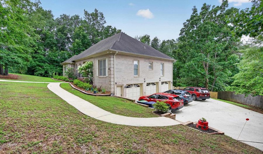 101 KINGSLEY Rd, Alabaster, AL 35007 - 6 Beds, 5 Bath