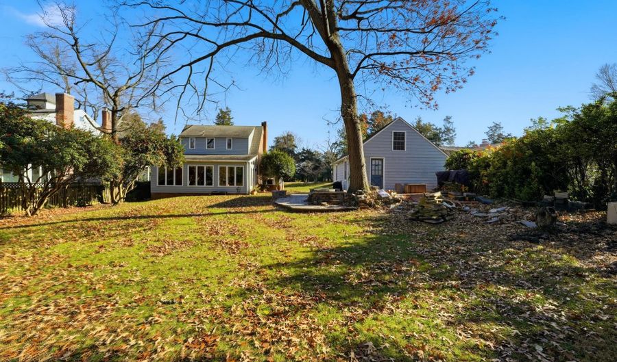 7908 W BOULEVARD Dr, Alexandria, VA 22308 - 3 Beds, 2 Bath