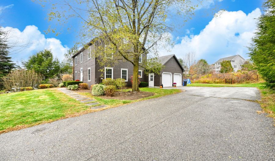 14 Briarcliff Knl, Auburn, ME 04210 - 5 Beds, 0 Bath