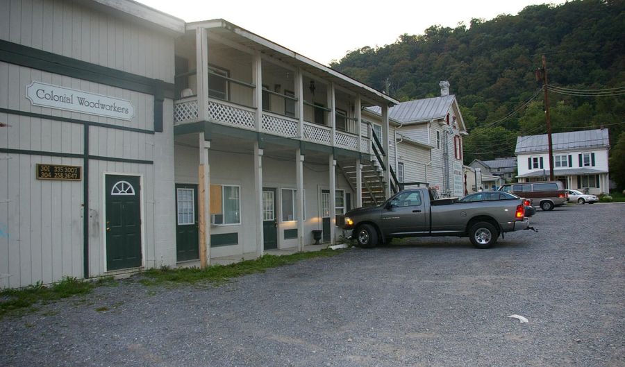 270 N WASHINGTON APARTMENT C, Berkeley Springs, WV 25411 - 0 Beds, 1 Bath