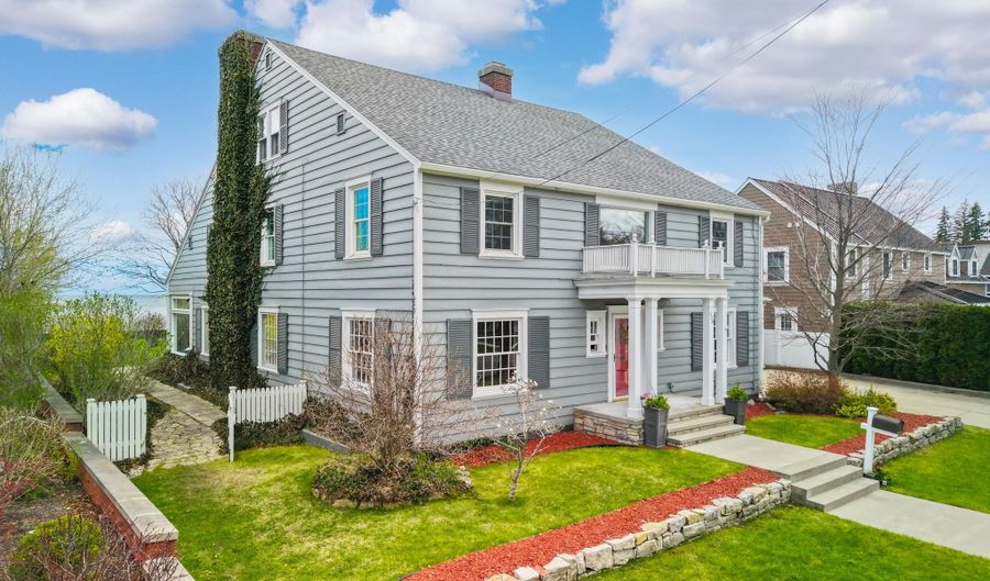 328 S State Ave, Alpena, MI 49707 - 4 Beds, 3 Bath