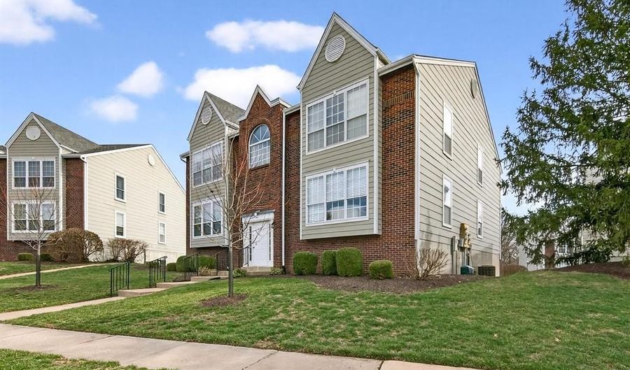 1327 Holgate Dr C, Ballwin, MO 63021 - 2 Beds, 2 Bath