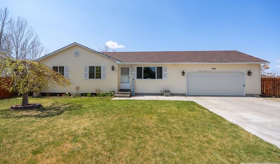 514 S Wheatfield Ln, Ammon, ID 83406 - 5 Beds, 2 Bath