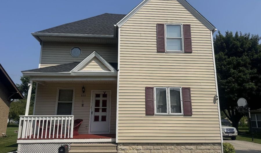 620 WISCONSIN Ave, North Fond Du Lac, WI 54937 - 3 Beds, 3 Bath