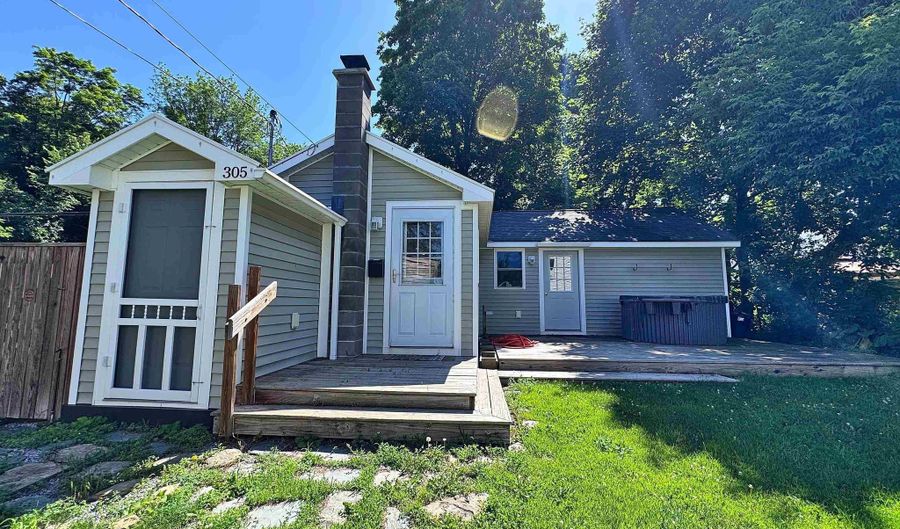 305 Grove St, Bennington, VT 05201 - 1 Beds, 1 Bath