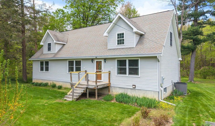 1129 Meadowdale Rd, Altamont, NY 12009 - 3 Beds, 2 Bath