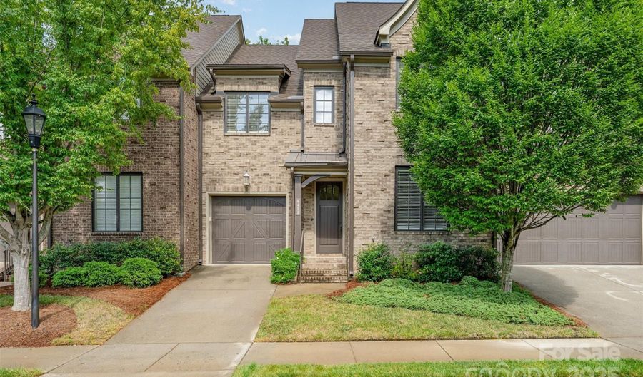 6411 Aldworth Ln, Charlotte, NC 28226 - 3 Beds, 3 Bath