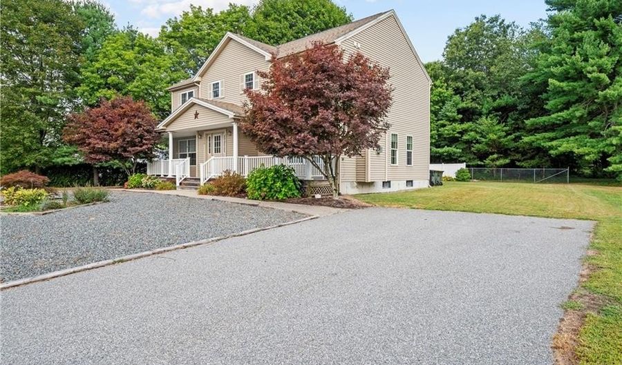290 Whipple Ave, Burrillville, RI 02858 - 6 Beds, 6 Bath