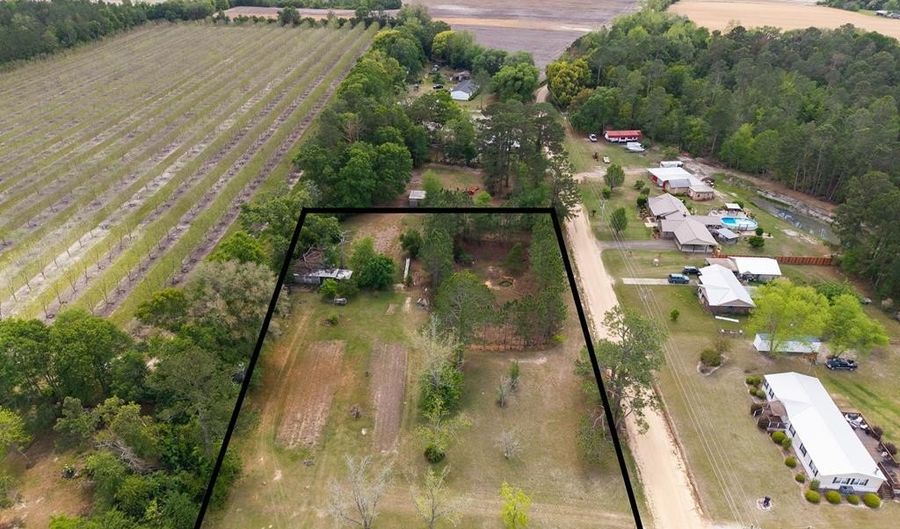 187 Jefferson Rd, Adel, GA 31620 - 3 Beds, 2 Bath