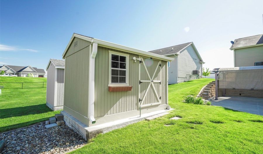3232 13th Ave SE, Altoona, IA 50009 - 3 Beds, 3 Bath