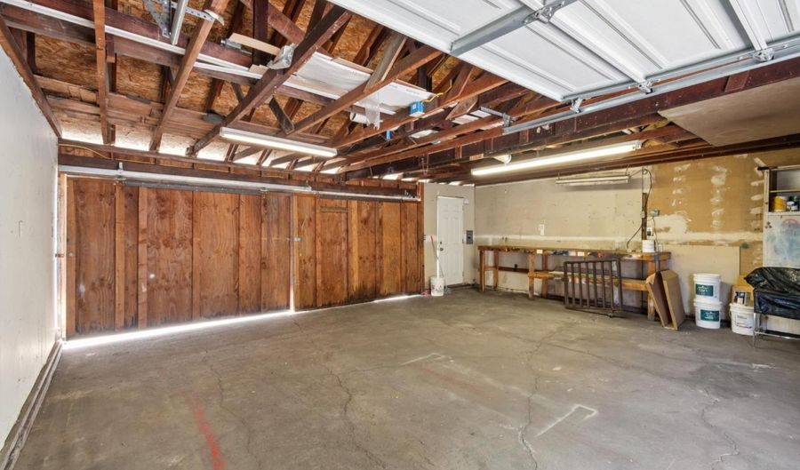 1039 Stevenson St, Santa Rosa, CA 95404 - 6 Beds, 3 Bath