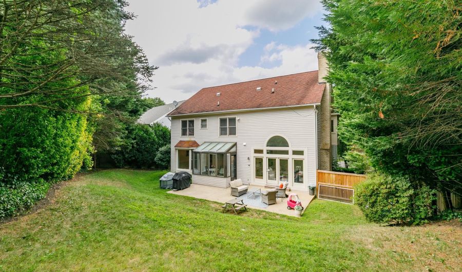 9304 WILDOAK Dr, Bethesda, MD 20814 - 5 Beds, 6 Bath