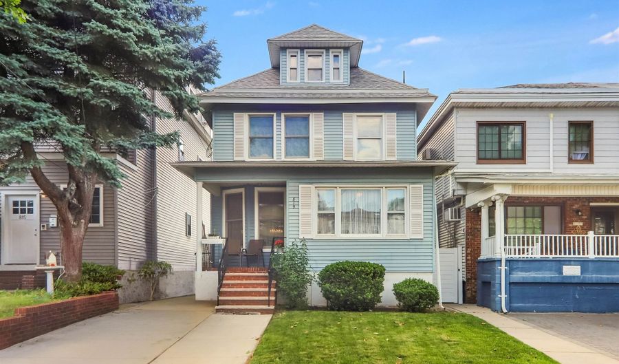819 KENNEDY Blvd, Bayonne, NJ 07002 - 3 Beds, 2 Bath