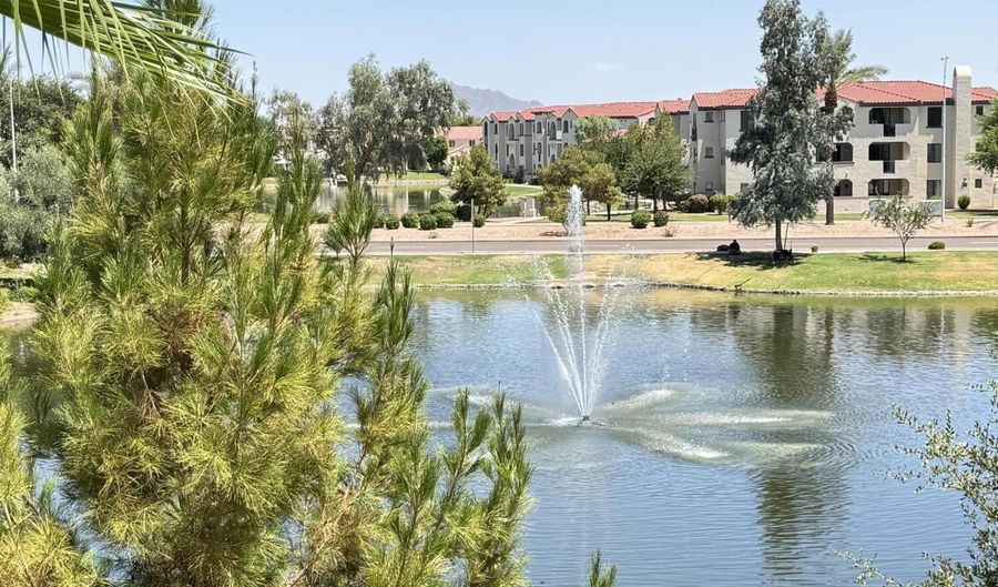 2511 W QUEEN CREEK Rd 207, Chandler, AZ 85248 - 2 Beds, 2 Bath