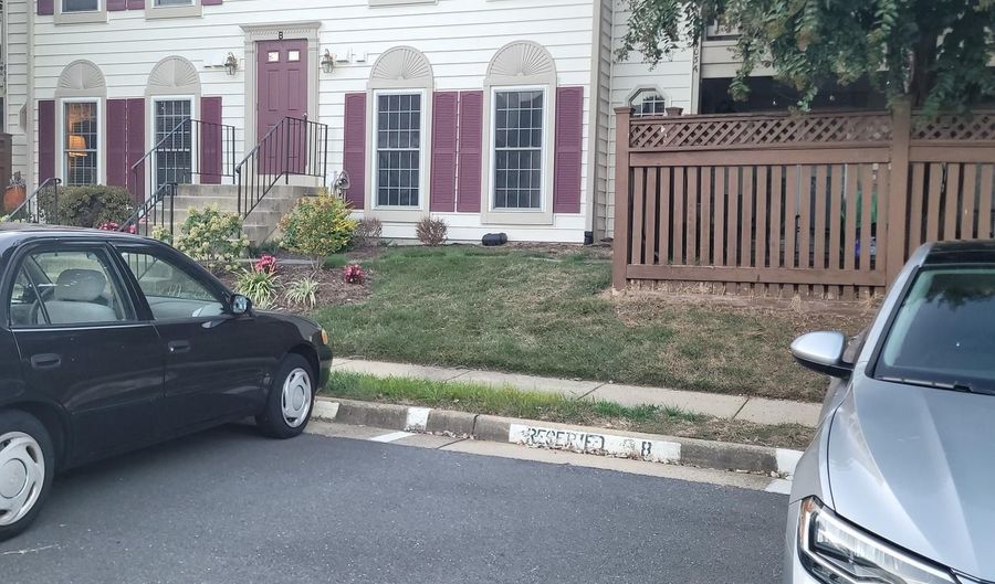 6903- B SANDRA MARIE Cir 6903B, Alexandria, VA 22310 - 2 Beds, 2 Bath