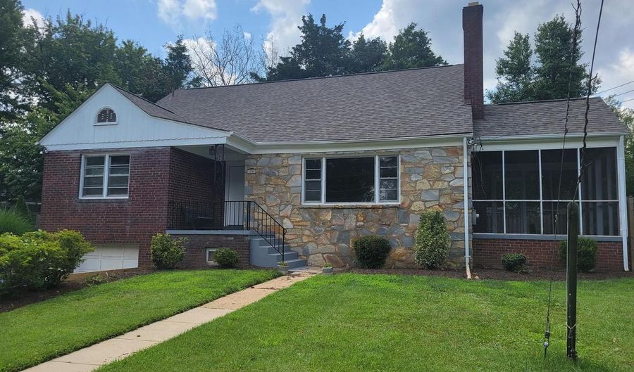 2250 N QUANTICO St, Arlington, VA 22205 - 5 Beds, 4 Bath