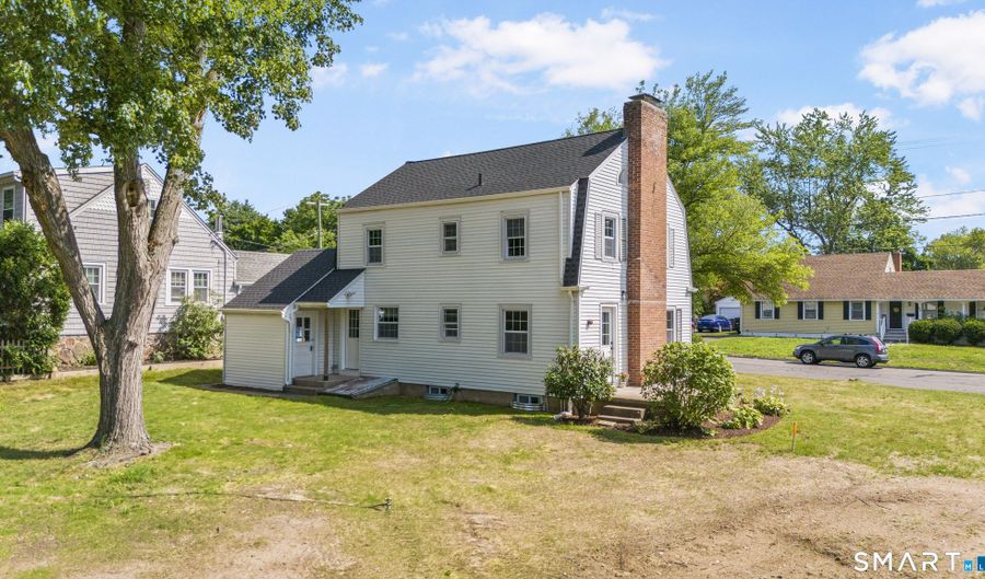 64 Fanway Ave, Bristol, CT 06010 - 3 Beds, 2 Bath
