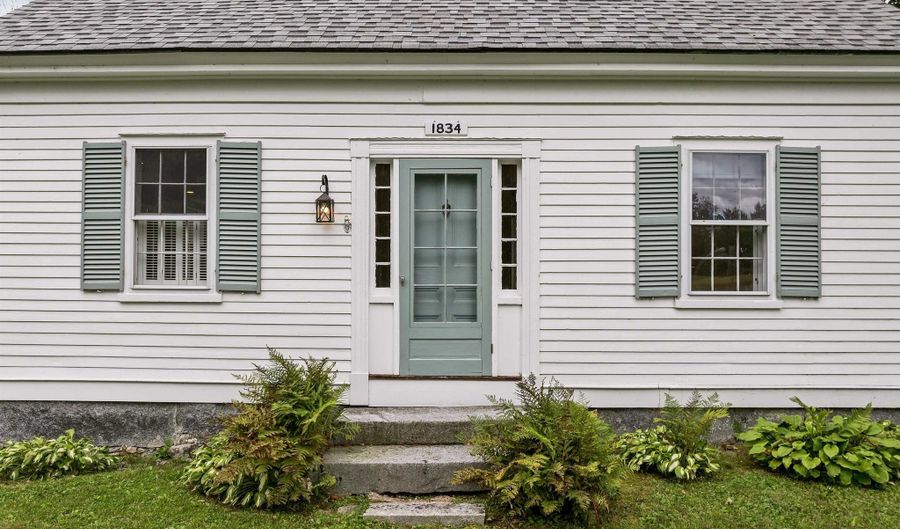 59 Main St, Sandwich, NH 03227 - 3 Beds, 2 Bath
