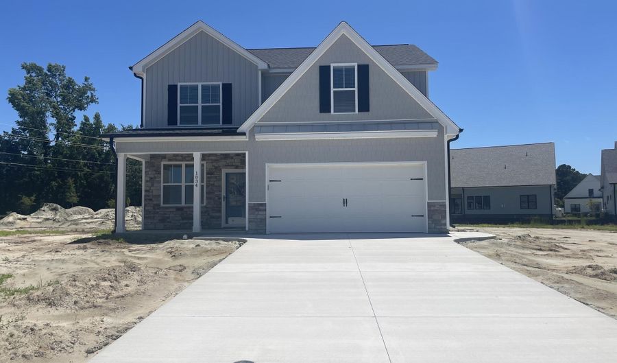 1034 Seven Iron Dr, Ayden, NC 28513 - 4 Beds, 4 Bath