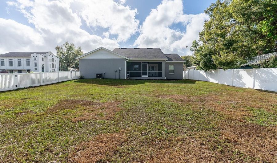 690 E STANFORD St, Bartow, FL 33830 - 3 Beds, 2 Bath