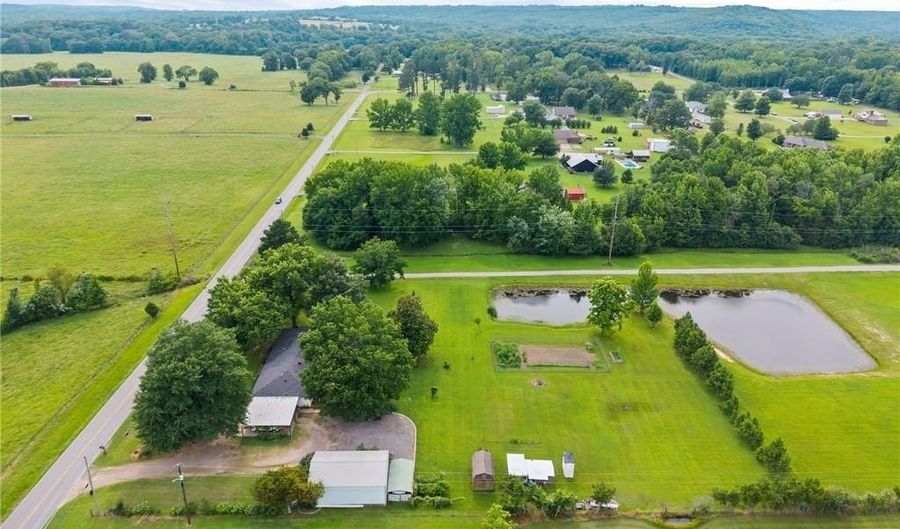 3114 W Collum Ln, Alma, AR 72921 - 3 Beds, 4 Bath