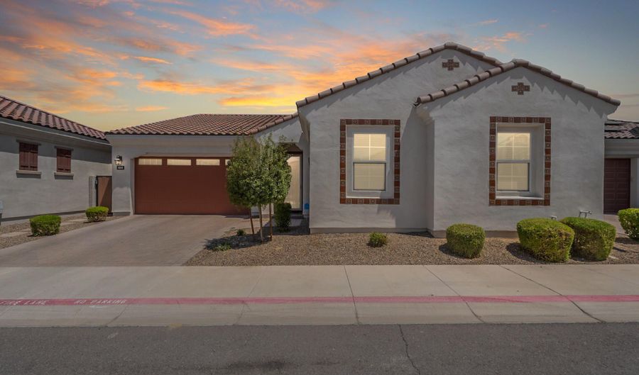 4044 E DAWSON Dr E, Chandler, AZ 85249 - 3 Beds, 3 Bath