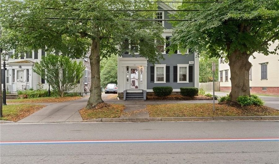 692 Hope St 2, Bristol, RI 02809 - 2 Beds, 1 Bath