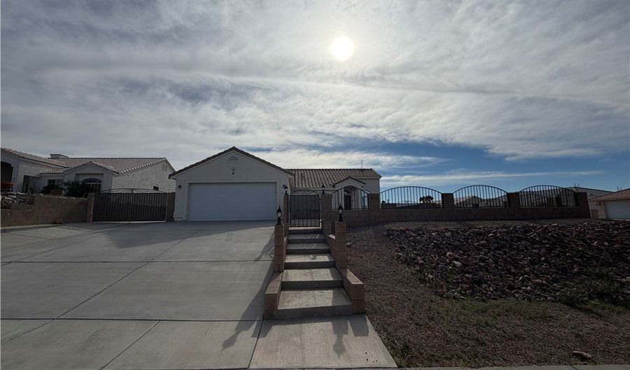 2416 N Ridge Ave, Bullhead City, AZ 86429 - 3 Beds, 2 Bath