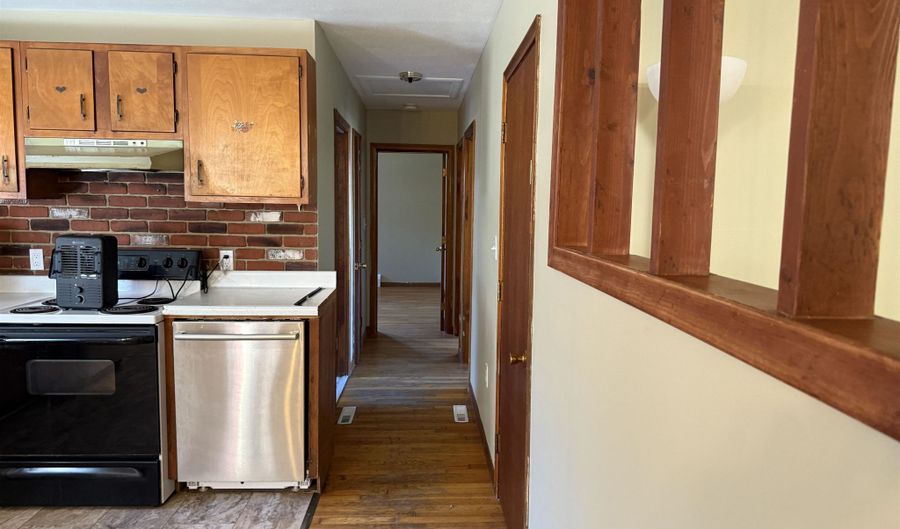 125 Thompson St, Ashland, NH 03217 - 3 Beds, 1 Bath