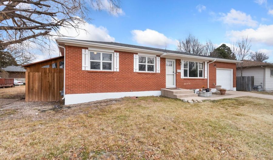 711 MONROE Ave, Cheyenne, WY 82001 - 4 Beds, 2 Bath