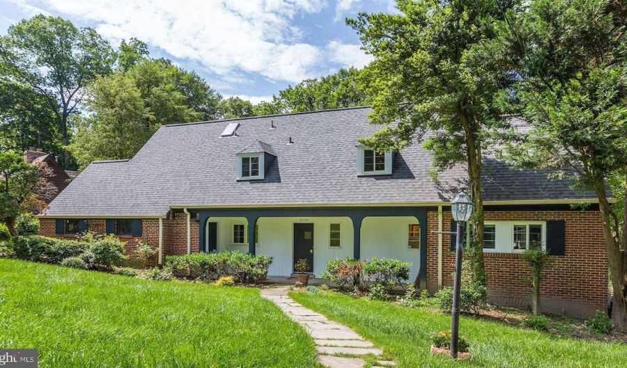 5204 WESTWOOD Dr, Bethesda, MD 20816 - 4 Beds, 4 Bath