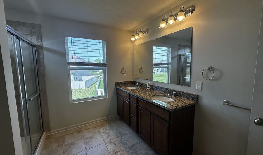 1218 Bedford Dr, Avon, IN 46123 - 4 Beds, 3 Bath