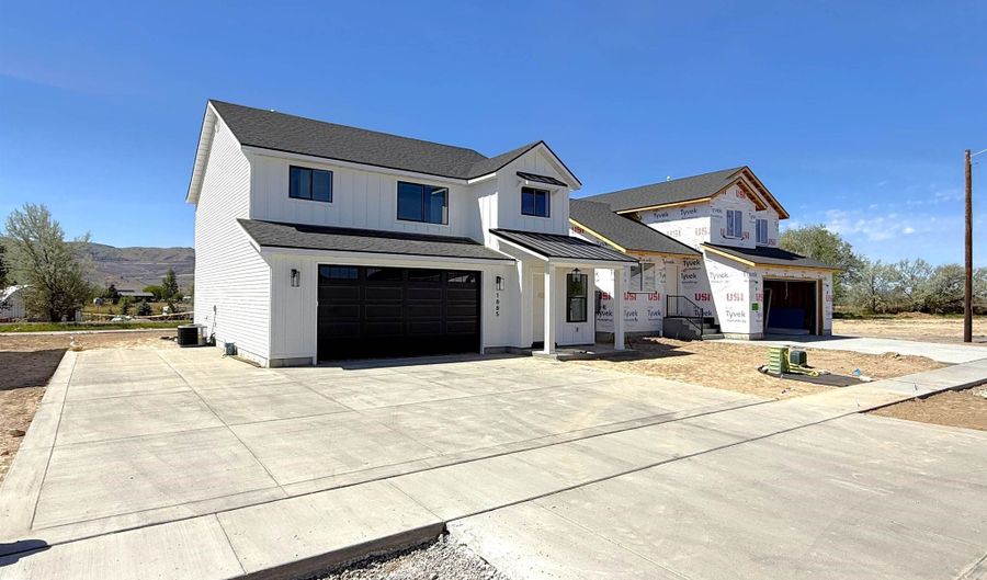1885 Brynwood Ave, Chubbuck, ID 83202 - 3 Beds, 3 Bath