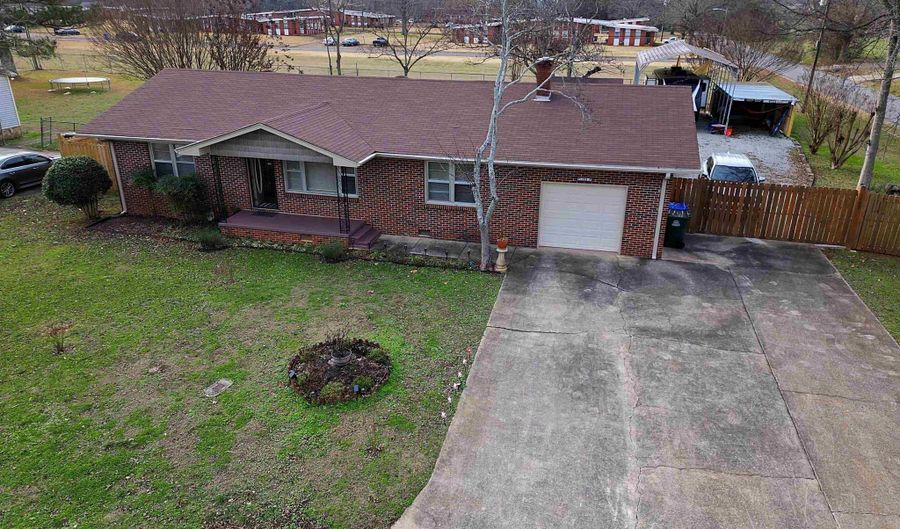 1409 N Houston St, Athens, AL 35611 - 3 Beds, 2 Bath