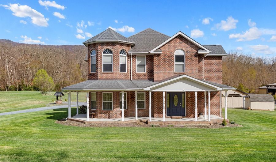 817 ORKNEY Grade, Basye, VA 22810 - 4 Beds, 3 Bath