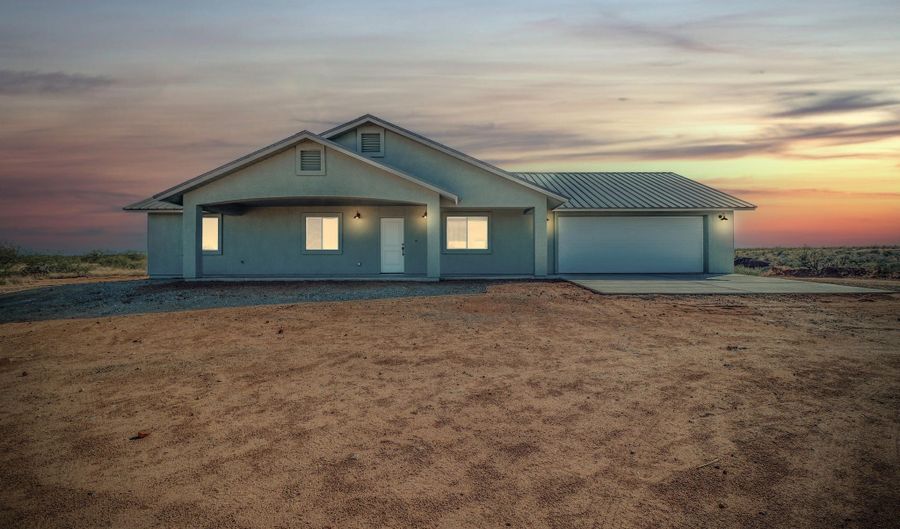 1550 S Canyon Overlook Trl, Benson, AZ 85602 - 4 Beds, 3 Bath