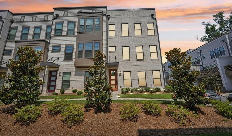 1039 Burnside Pl NW, Atlanta, GA 30318 - 3 Beds, 5 Bath