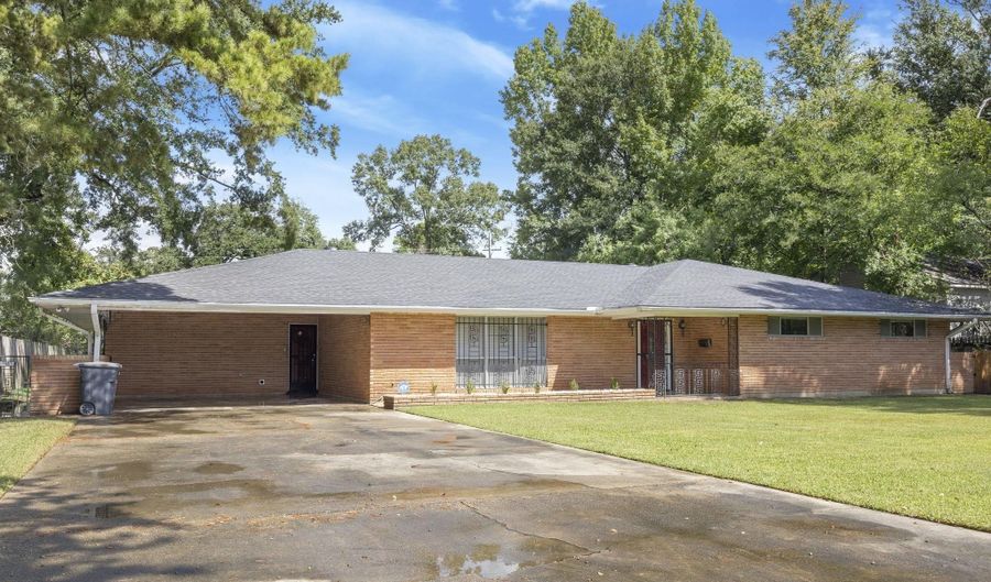 5667 Asphodel Dr, Baton Rouge, LA 70806 - 4 Beds, 3 Bath