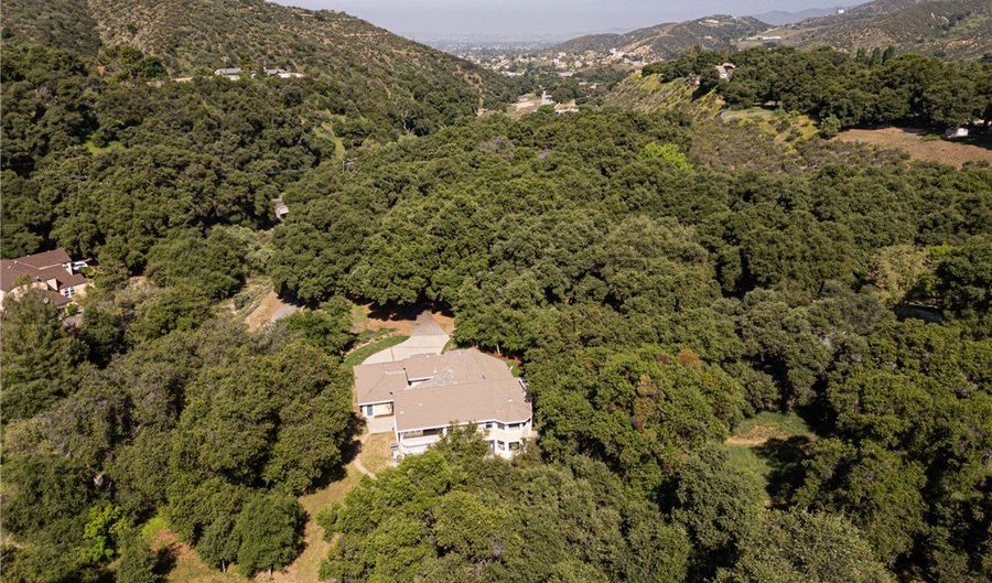 37202 Limekiln Dr, Yucaipa, CA 92399 - 6 Beds, 4 Bath